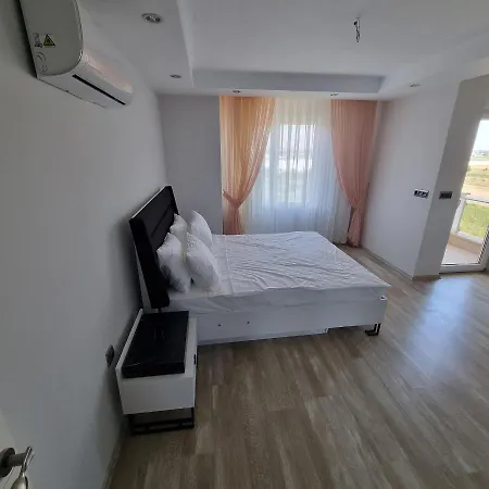 Ξενοδοχείο με διαμερίσματα River Park Lara